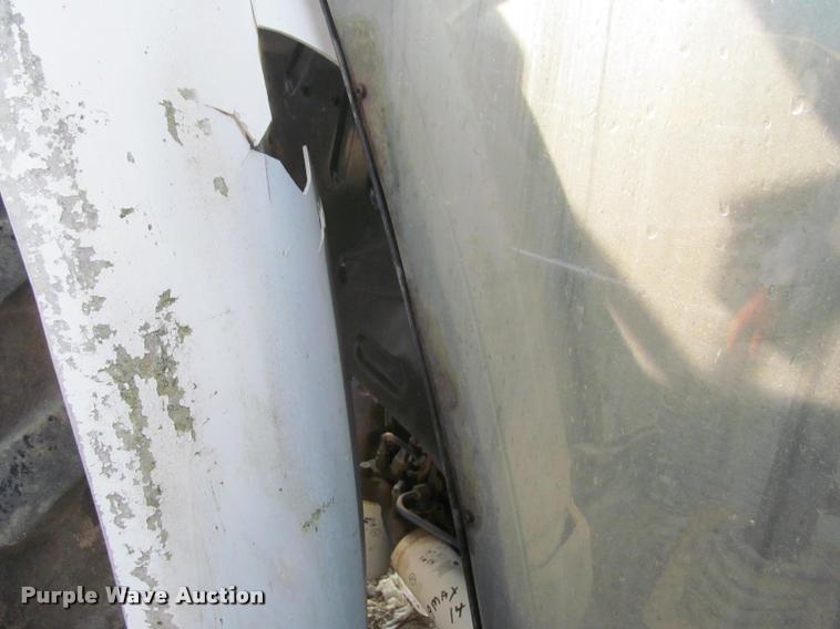 image for item J2601 Ford New Holland tractor