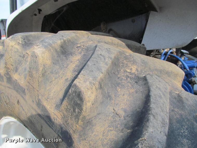 image for item J2601 Ford New Holland tractor