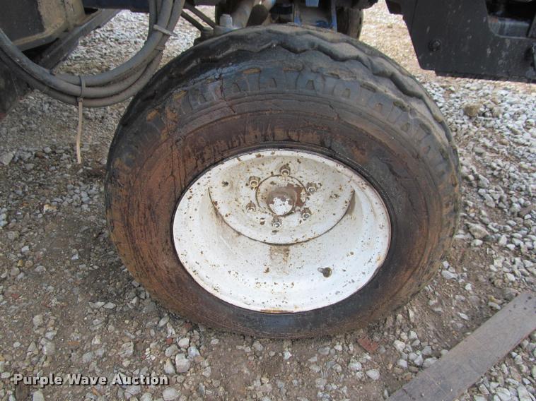 image for item J2601 Ford New Holland tractor