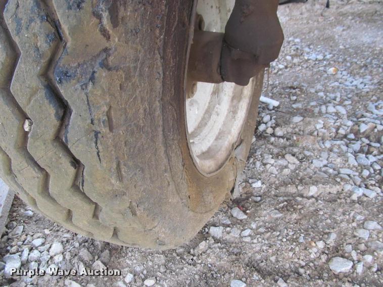 image for item J2601 Ford New Holland tractor