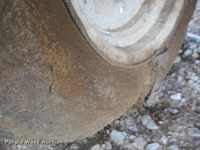 image for item J2601 Ford New Holland tractor