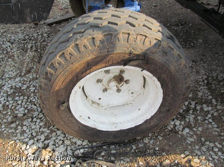 image for item J2601 Ford New Holland tractor