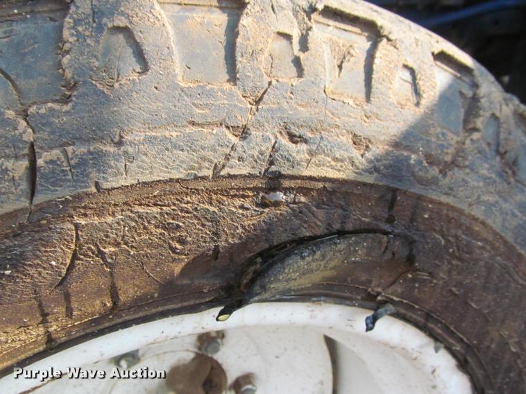 image for item J2601 Ford New Holland tractor