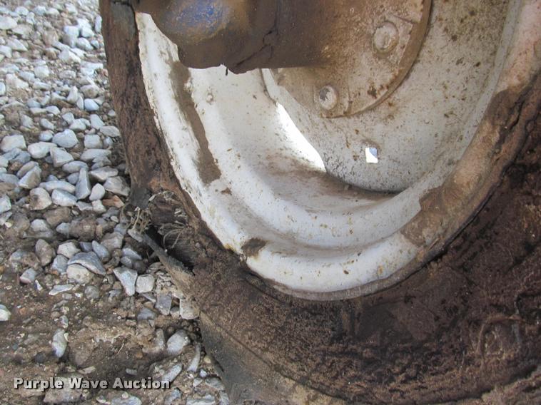 image for item J2601 Ford New Holland tractor