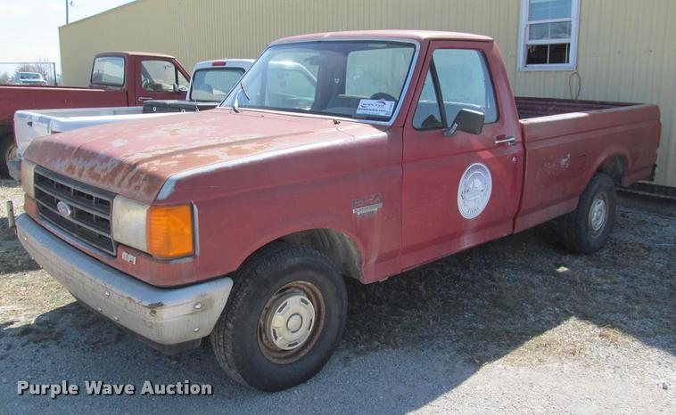 image for item J2603 1988 Ford F150 Custom pickup truck