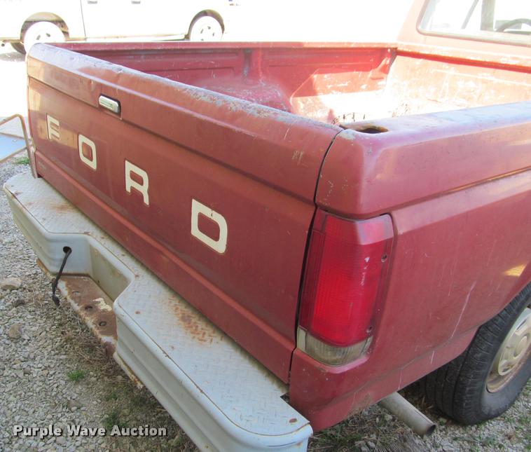 image for item J2603 1988 Ford F150 Custom pickup truck