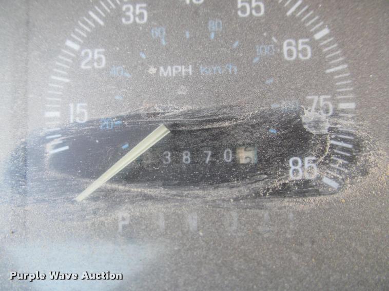 image for item J2603 1988 Ford F150 Custom pickup truck