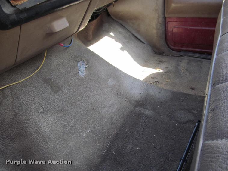 image for item J2603 1988 Ford F150 Custom pickup truck