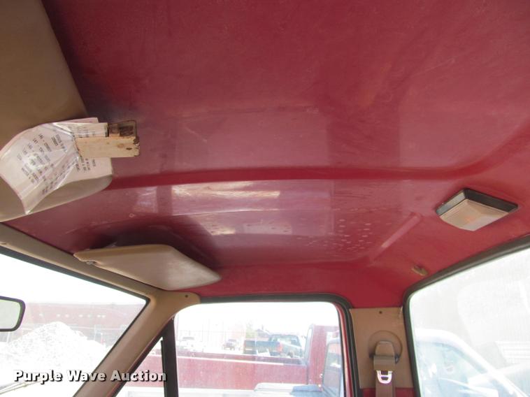 image for item J2603 1988 Ford F150 Custom pickup truck