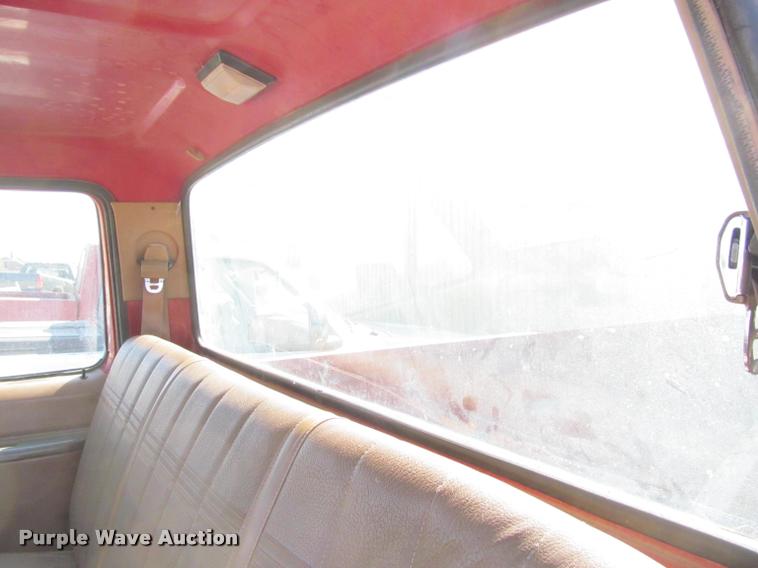 image for item J2603 1988 Ford F150 Custom pickup truck