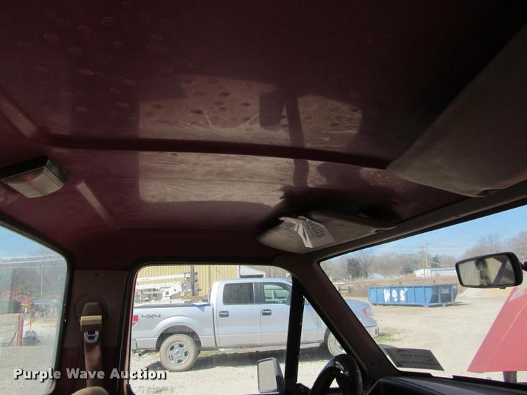 image for item J2603 1988 Ford F150 Custom pickup truck