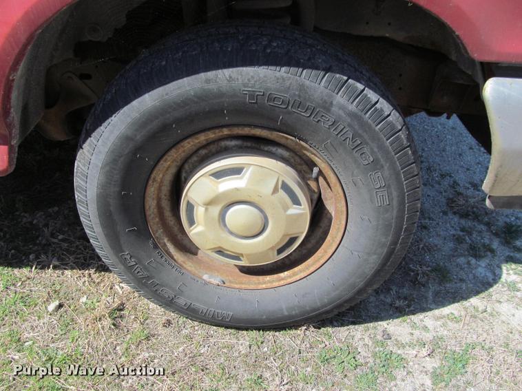 image for item J2603 1988 Ford F150 Custom pickup truck