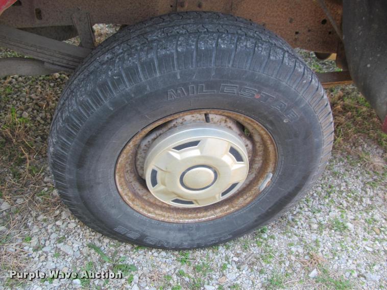 image for item J2603 1988 Ford F150 Custom pickup truck