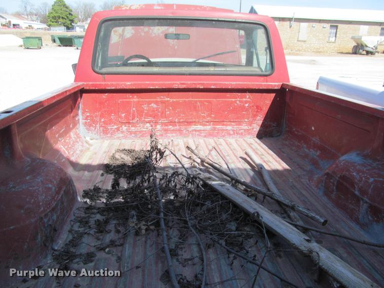 image for item J2603 1988 Ford F150 Custom pickup truck