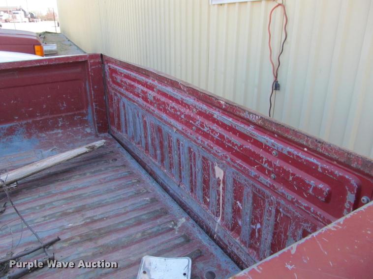 image for item J2603 1988 Ford F150 Custom pickup truck