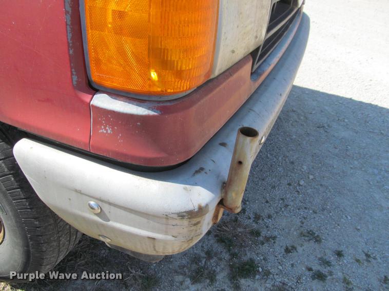 image for item J2603 1988 Ford F150 Custom pickup truck