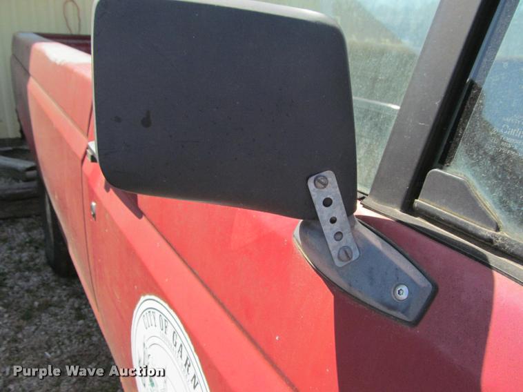 image for item J2603 1988 Ford F150 Custom pickup truck