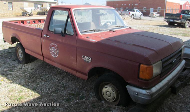 image for item J2604 1988 Ford F150 Custom pickup truck