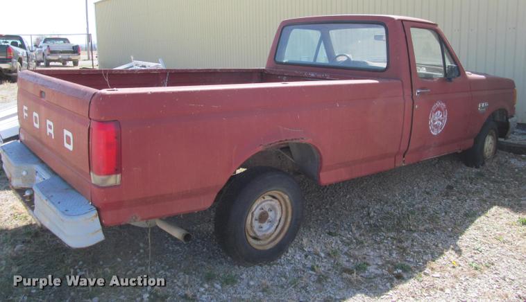 image for item J2604 1988 Ford F150 Custom pickup truck