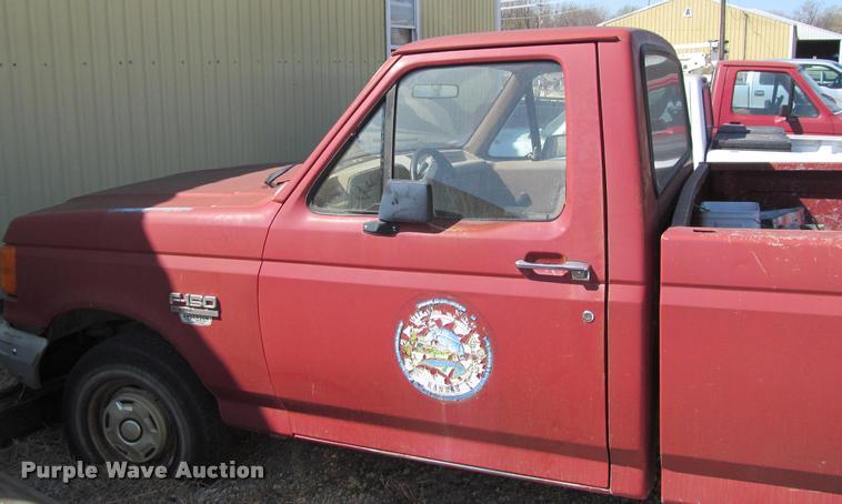 image for item J2604 1988 Ford F150 Custom pickup truck