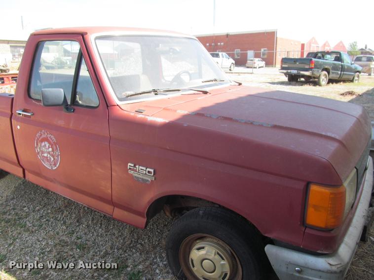 image for item J2604 1988 Ford F150 Custom pickup truck