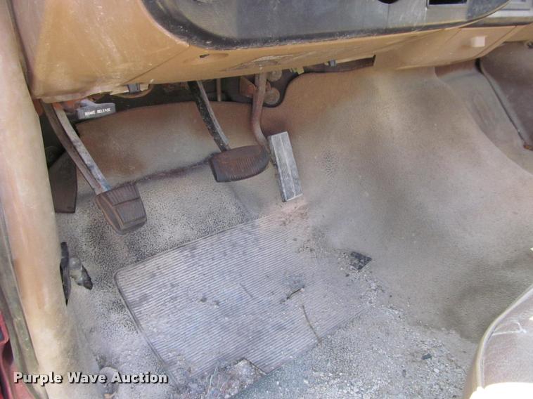 image for item J2604 1988 Ford F150 Custom pickup truck