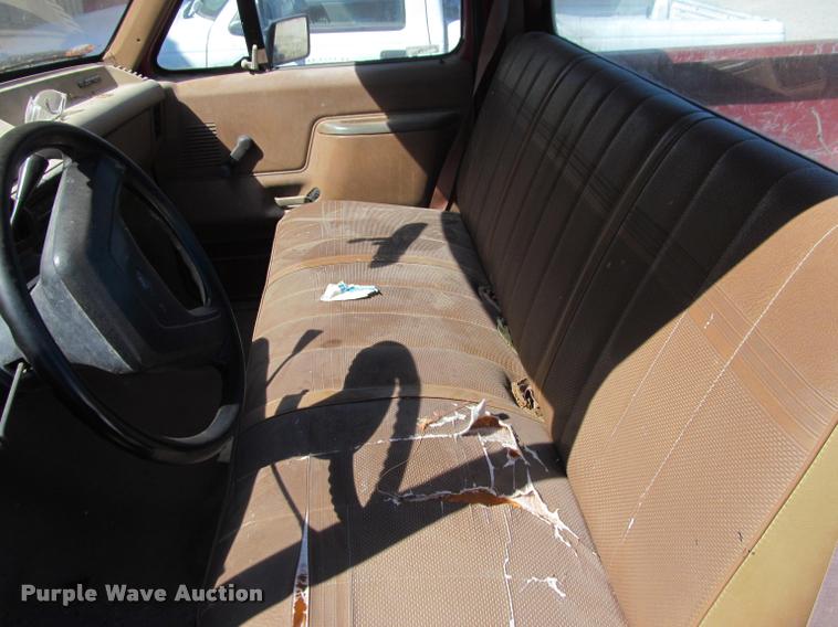 image for item J2604 1988 Ford F150 Custom pickup truck