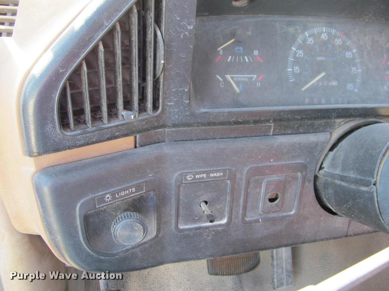 image for item J2604 1988 Ford F150 Custom pickup truck