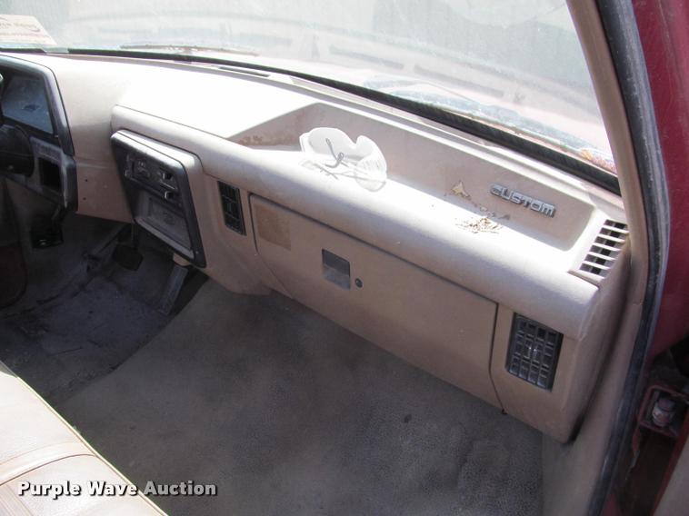 image for item J2604 1988 Ford F150 Custom pickup truck