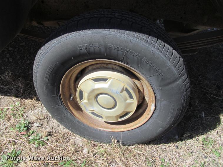 image for item J2604 1988 Ford F150 Custom pickup truck