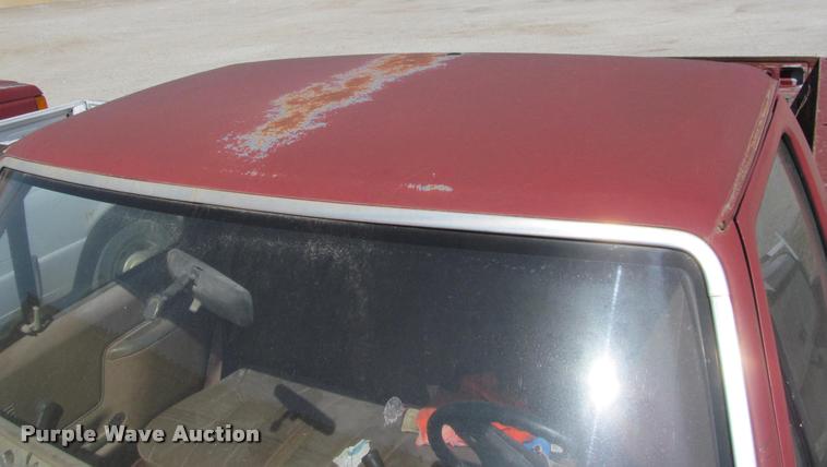 image for item J2604 1988 Ford F150 Custom pickup truck