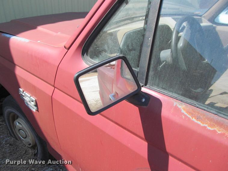 image for item J2604 1988 Ford F150 Custom pickup truck