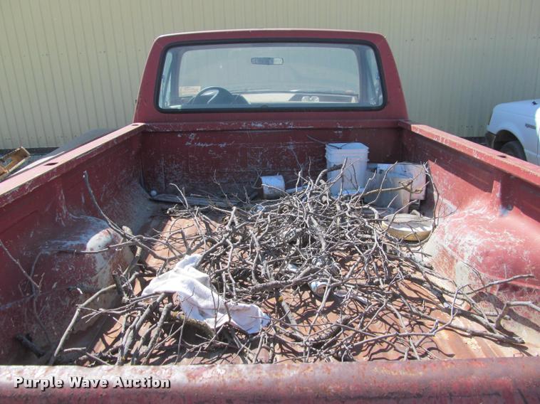 image for item J2604 1988 Ford F150 Custom pickup truck