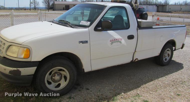 image for item J2605 1999 Ford F150 pickup truck