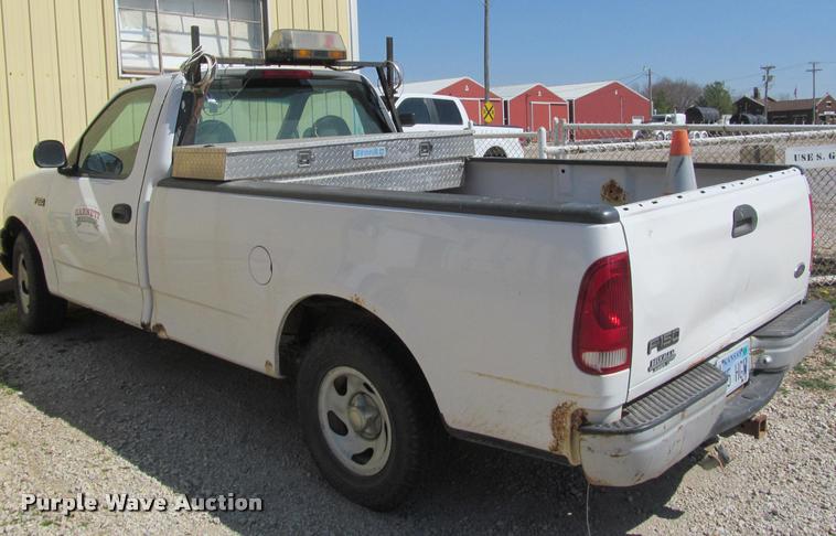 image for item J2605 1999 Ford F150 pickup truck