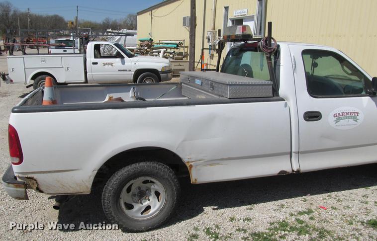 image for item J2605 1999 Ford F150 pickup truck