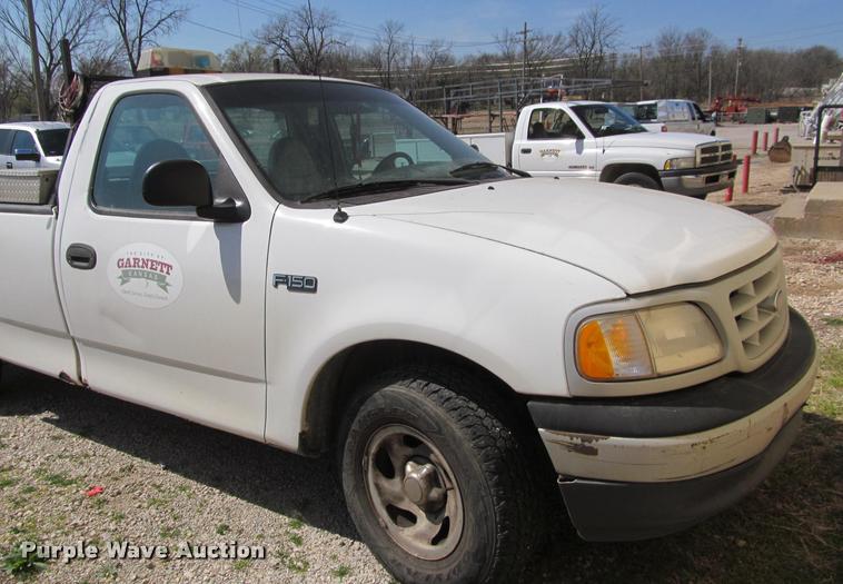 image for item J2605 1999 Ford F150 pickup truck