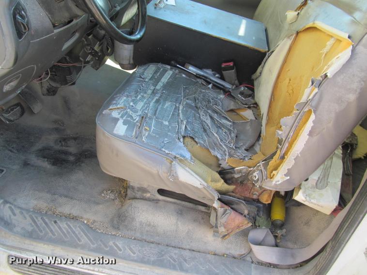 image for item J2605 1999 Ford F150 pickup truck