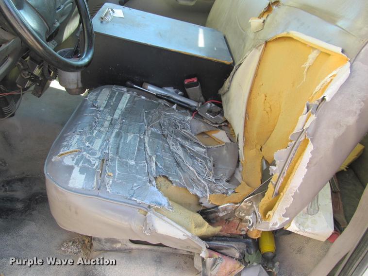 image for item J2605 1999 Ford F150 pickup truck