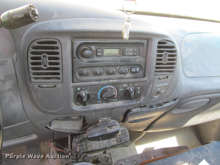 image for item J2605 1999 Ford F150 pickup truck