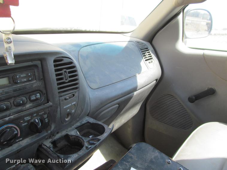 image for item J2605 1999 Ford F150 pickup truck