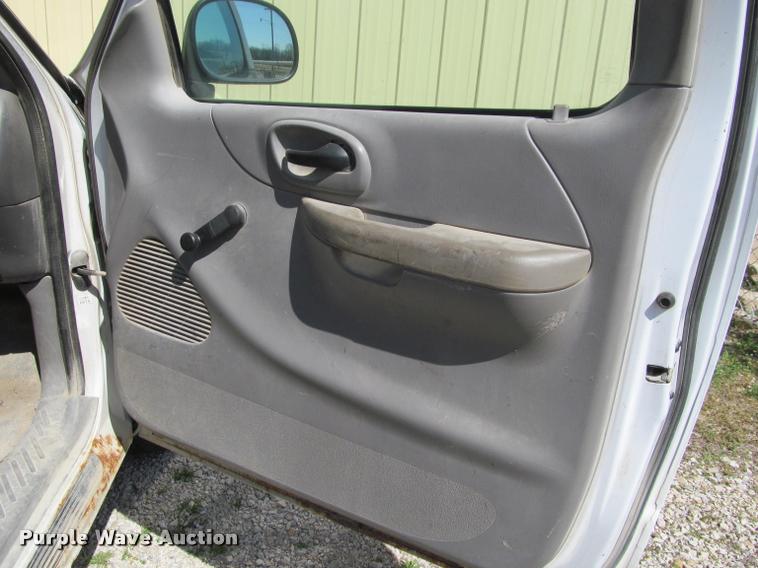 image for item J2605 1999 Ford F150 pickup truck