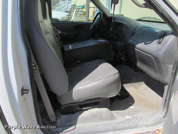 image for item J2605 1999 Ford F150 pickup truck