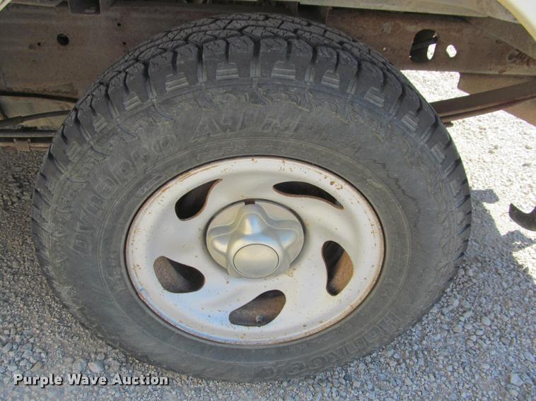 image for item J2605 1999 Ford F150 pickup truck