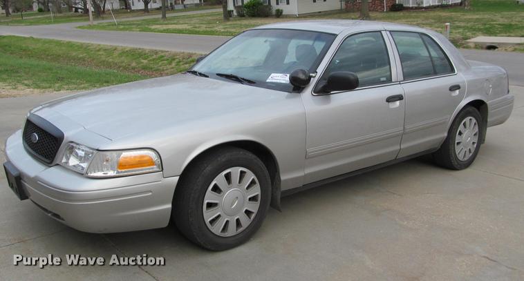 image for item J2607 2009 Ford Crown Victoria Police Interceptor