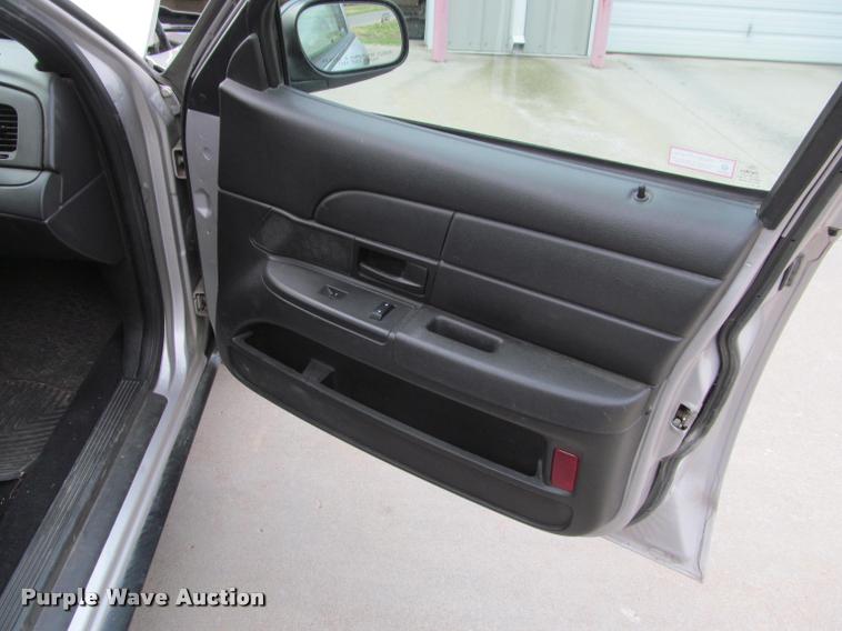 image for item J2607 2009 Ford Crown Victoria Police Interceptor