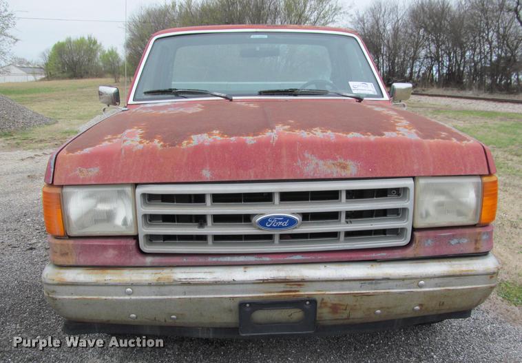 image for item J2608 1990 Ford F150 Custom pickup truck