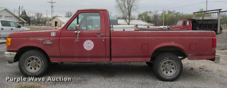 image for item J2608 1990 Ford F150 Custom pickup truck