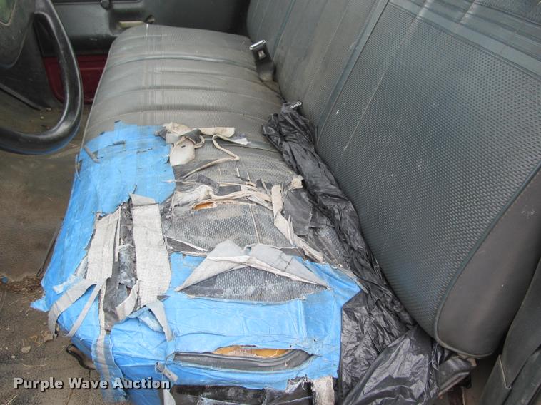 image for item J2608 1990 Ford F150 Custom pickup truck