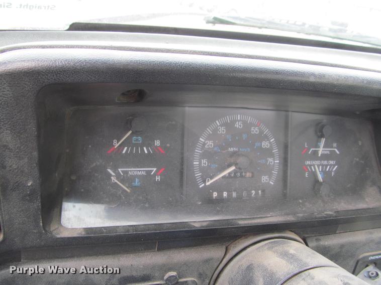 image for item J2608 1990 Ford F150 Custom pickup truck